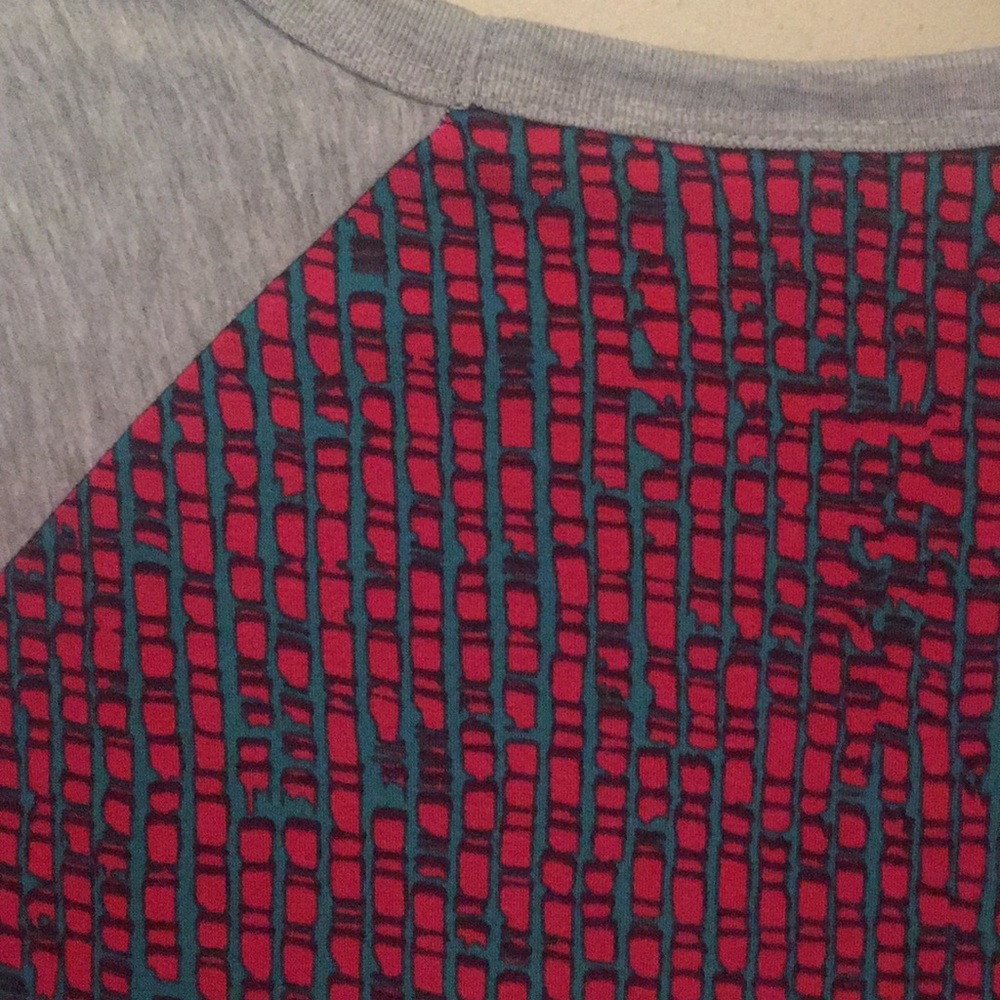 LulaRoe Randy T-shirt - Picture 6 of 6